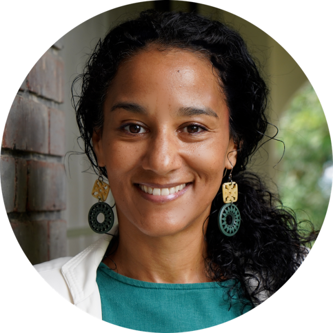 abena-bee-profile-circle-sm.png